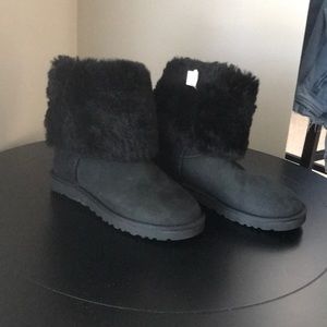 Black UGG 8